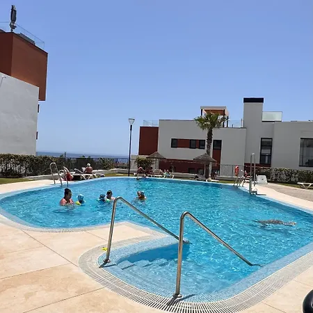 Poolside Dream דירה *